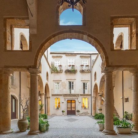 Apartamento Residenza Dumah - Elegante Dimora In Centro Syracuse Exterior foto