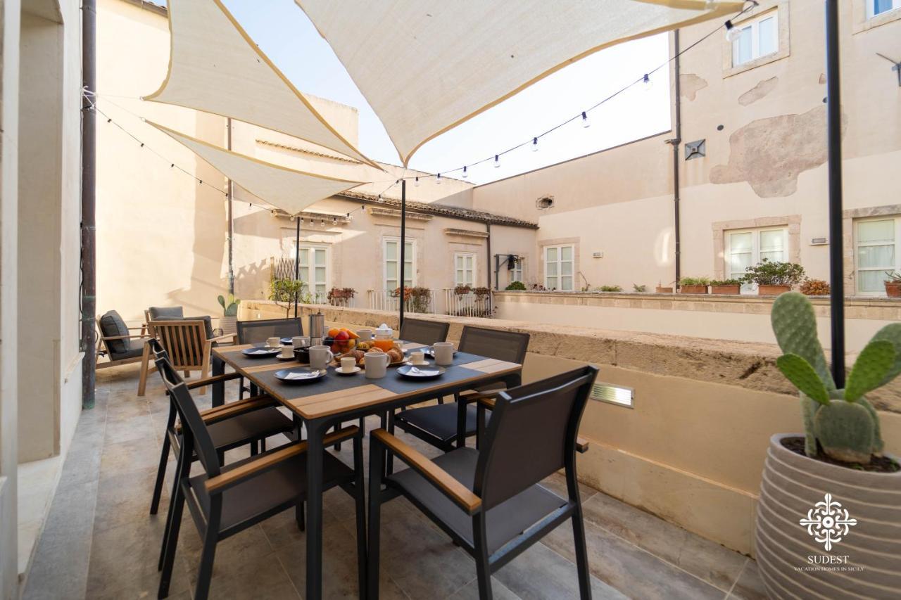 Apartamento Residenza Dumah - Elegante Dimora In Centro Syracuse Exterior foto