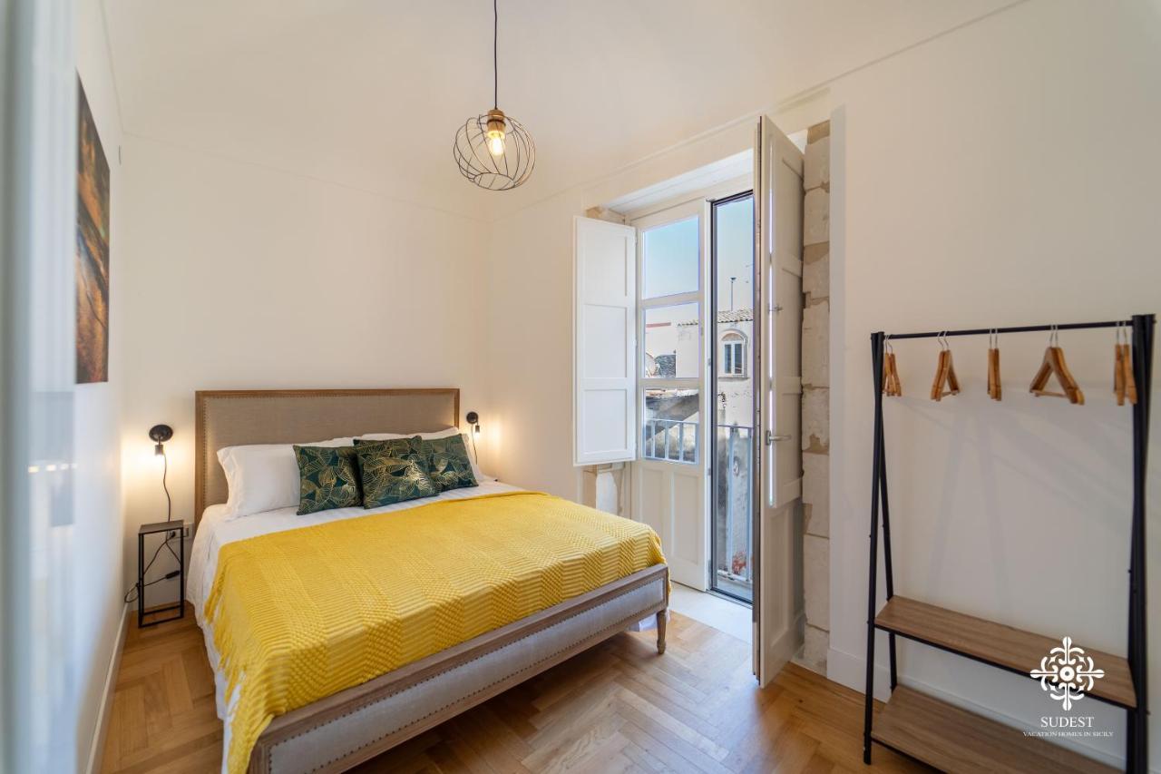 Apartamento Residenza Dumah - Elegante Dimora In Centro Syracuse Exterior foto